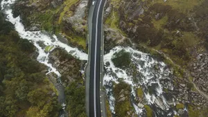 最美公路风景图片_3