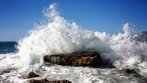 咆哮的海浪图片_6