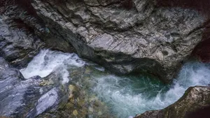 山谷溪流风景图片_3