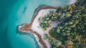 海边航拍的海滩图片_4