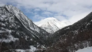 高清雪山图片壁纸_2