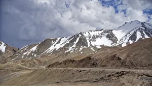 高清雪山图片壁纸_3