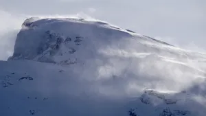 瑞士铁力士山优美雪景图片_7