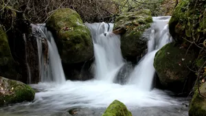 山涧溪流瀑布壁纸_7