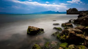 云南玉溪抚仙湖风景壁纸_12