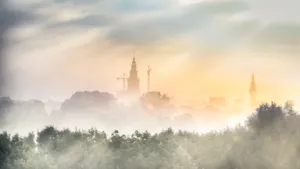 天空透过云彩的光线图片_7