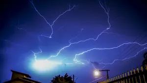 自然闪电图片球形闪电_7