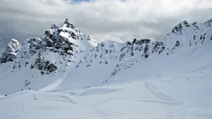 雄伟壮观的雪山图片_9
