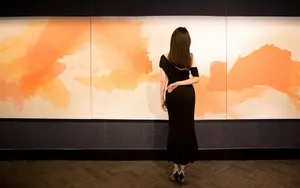 倪妮性感露背装写真图片_9