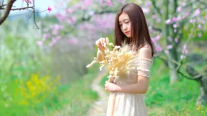 野外肉感美女图片_4