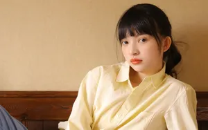 黄色衬衫少女图片_6