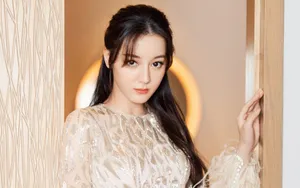 迪丽热巴气质写真壁纸_8