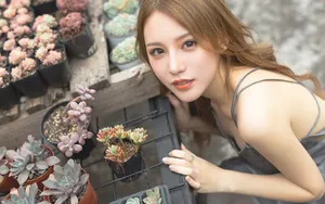 美女露背裙图片_4