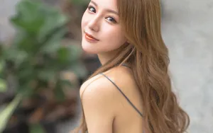 美女露背裙图片_5