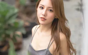 美女露背裙图片_7