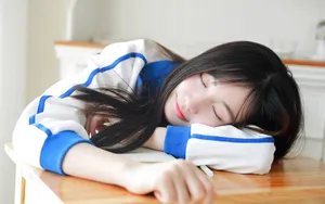 穿校服的学生妹壁纸图片_5