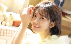 纯净诱人美女图片壁纸_5