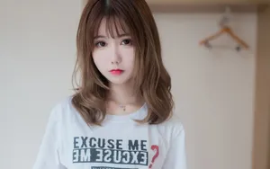甜美短裙美女图片壁纸_3