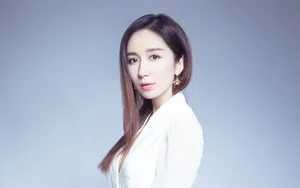 娄艺潇清新桌面壁纸_2