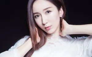 娄艺潇清新桌面壁纸_8