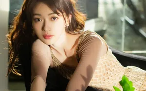 美女明星吴谨言壁纸