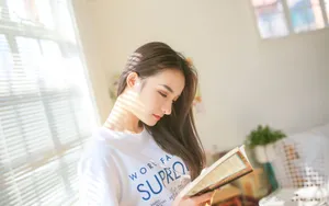 长发养眼美女桌面壁纸_5