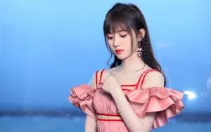 鞠婧祎甜美裙装图片壁纸_4