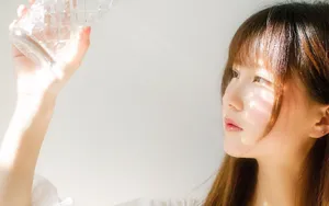 清晨美女起床图片壁纸_4