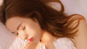 长发妩媚妖娆女人图片_2