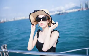 古力娜扎性感泳装图片_2