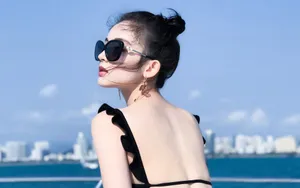 古力娜扎海上游艇性感图片_7