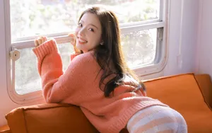 甜美笑容美女图片壁纸