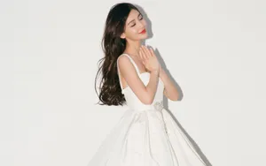 angelababy性感白色连衣裙图片