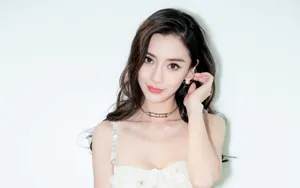 angelababy性感吊带白裙