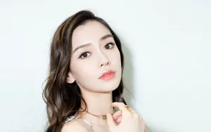 angelababy性感吊带白裙_2