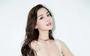angelababy性感吊带白裙_5