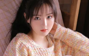 唇红齿白美女图片