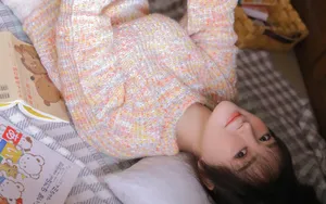 唇红齿白美女图片_3