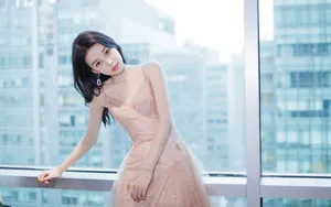 孙怡性感吊带裙写真壁纸_2
