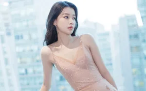 孙怡性感吊带裙写真壁纸_5
