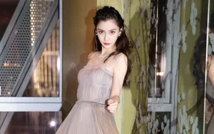 angelababy肉色纱裙性感写真图片_3