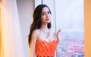angelababy性感抹胸蛋糕裙图片_3
