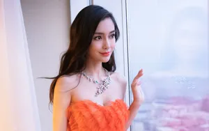 angelababy性感抹胸蛋糕裙图片_4