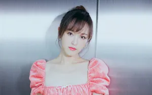 低胸装美女唐嫣图片_3