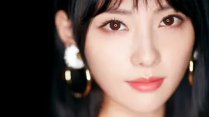美女张嘉倪桌面壁纸_5