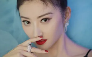 美女景甜吊带裙写真图片壁纸_8
