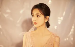 佟丽娅蕾丝性感连衣裙图片_5