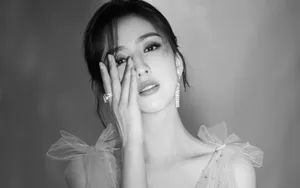 佟丽娅蕾丝性感连衣裙图片_6