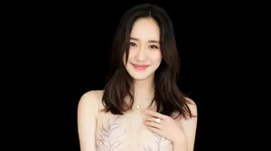 美女王智图片_3
