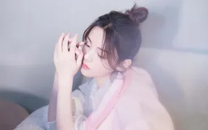 杨超越粉色图片壁纸_2
